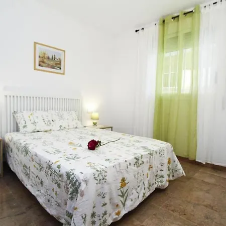 Apartment White - 100 M Beach, Wifi, Pool, 6 Pax Salou