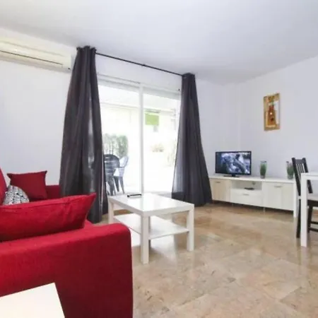 Hogaristic - White - 100 M Beach, Wifi, Pool, 5pax Appartamento