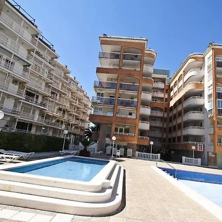White - 100 M Beach, Wifi, Pool, 6 Pax Salou